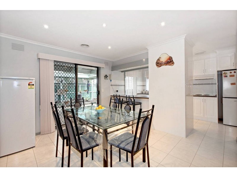 30 Callanan Drive, Melton South VIC 3338