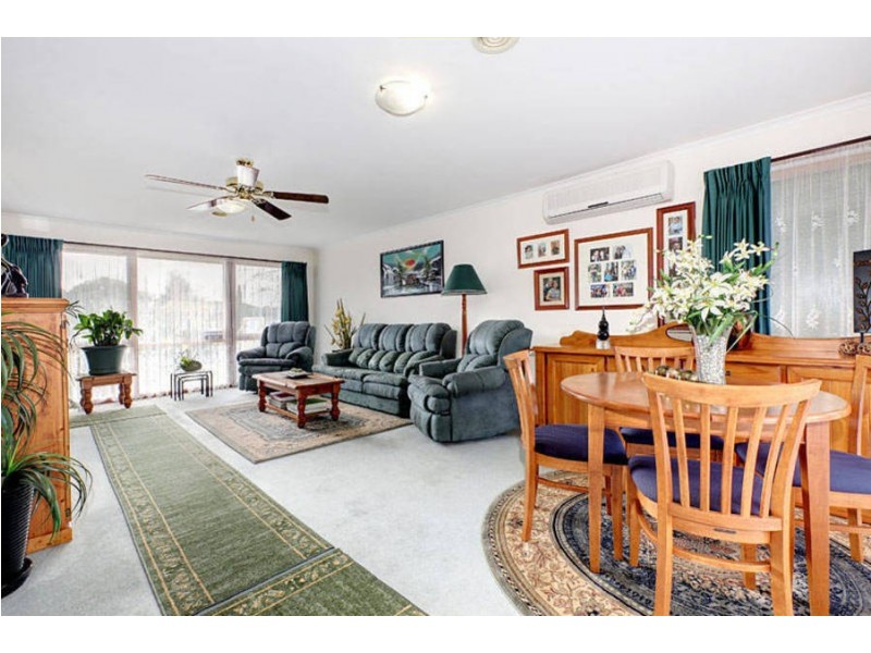 2 Momba Close, Kurunjang VIC 3337