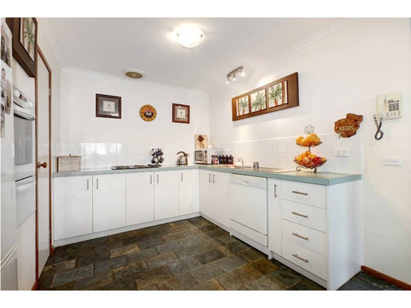 2 Momba Close, Kurunjang VIC 3337