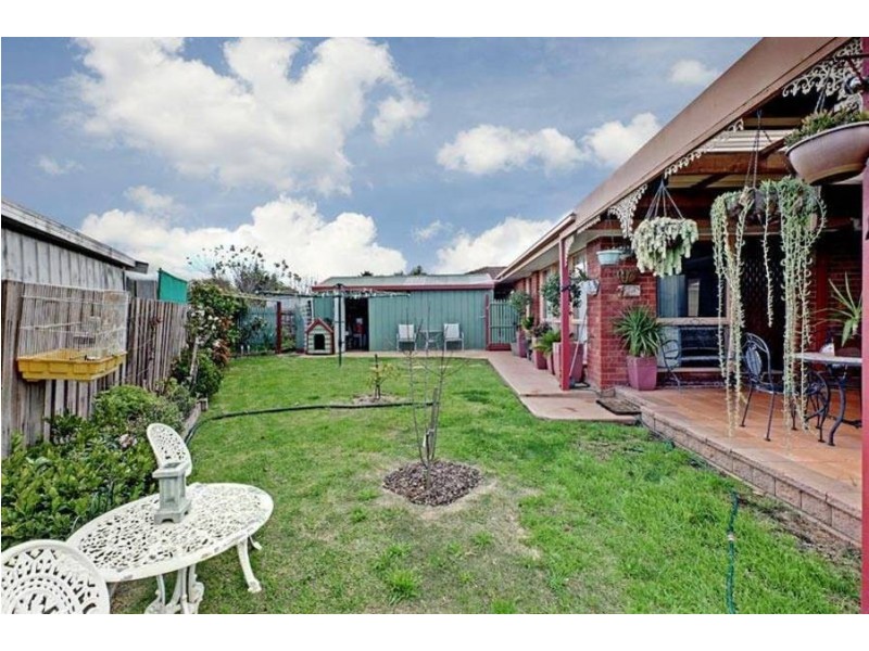 2 Momba Close, Kurunjang VIC 3337