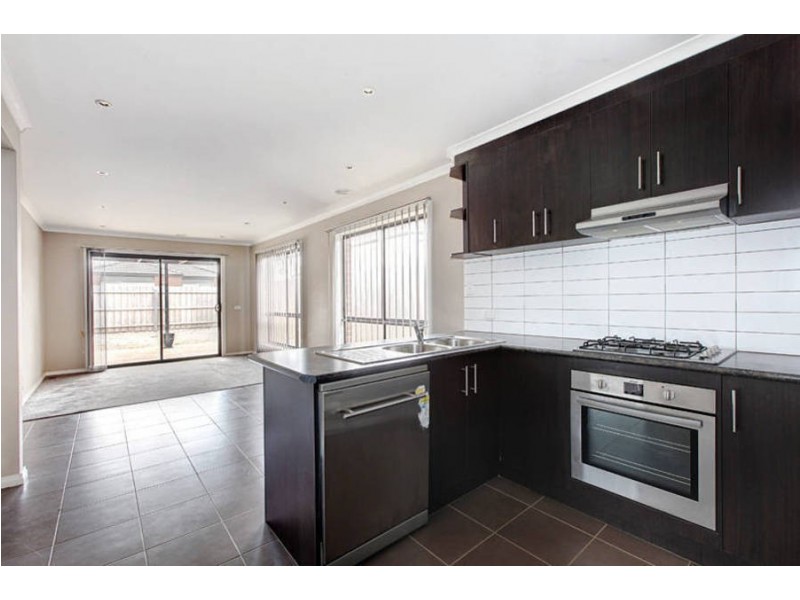 15 Lord Nolan Street, Kurunjang VIC 3337