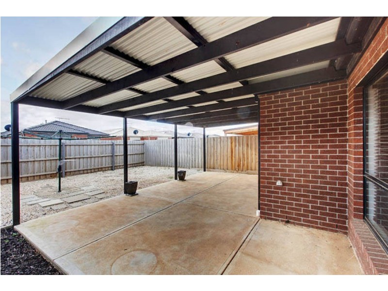 15 Lord Nolan Street, Kurunjang VIC 3337