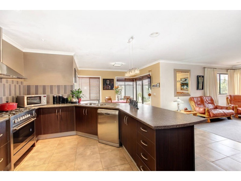 78 Black Knight Way, Kurunjang VIC 3337