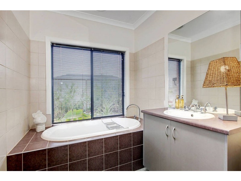 78 Black Knight Way, Kurunjang VIC 3337