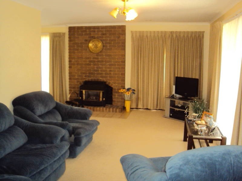 219 Gisborne-Melton Road, Kurunjang VIC 3337