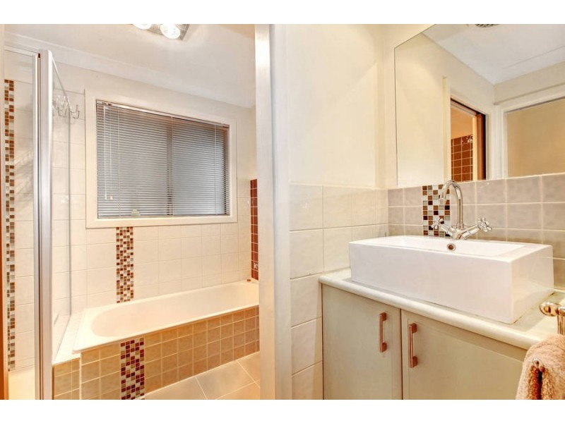 1/49 Smoult Drive, Kurunjang VIC 3337