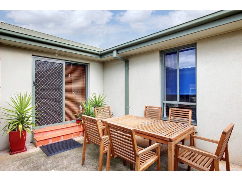 1/49 Smoult Drive, Kurunjang VIC 3337