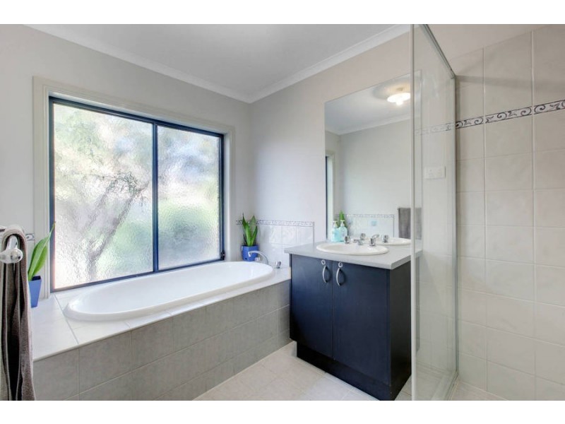 20 Sirius Way, Kurunjang VIC 3337
