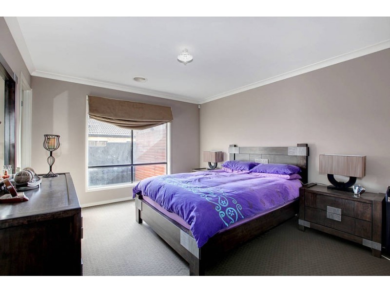 33 Rain Lover Drive, Kurunjang VIC 3337