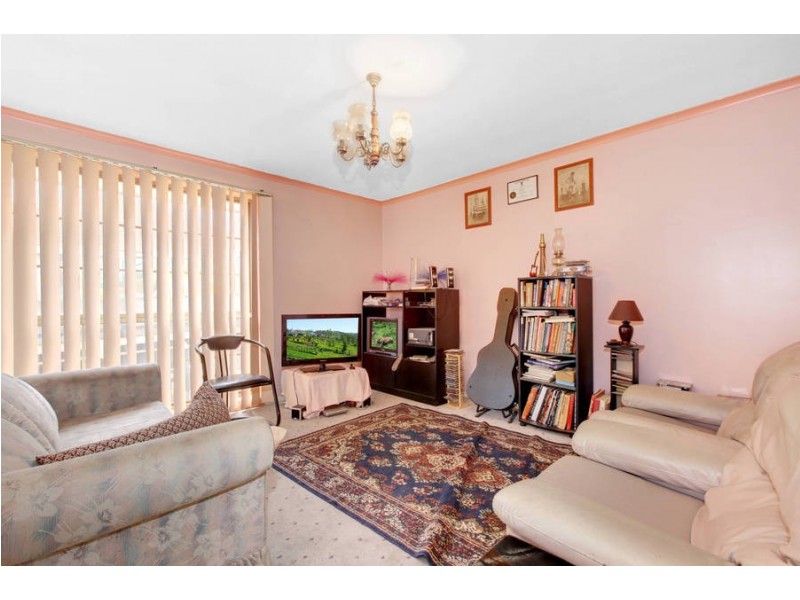 2/135 Station Road, Melton South VIC 3338