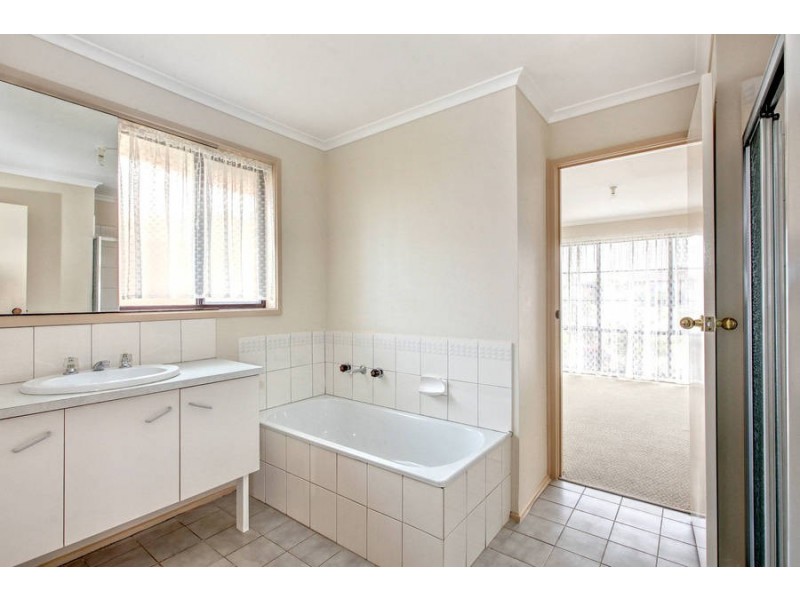 10 Numering Court, Kurunjang VIC 3337