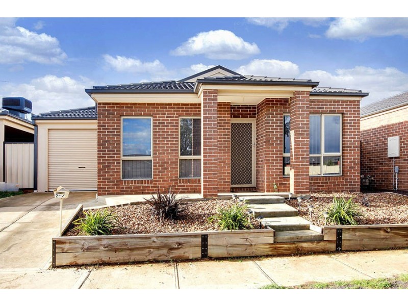 2/1 Sirius Way, Kurunjang VIC 3337