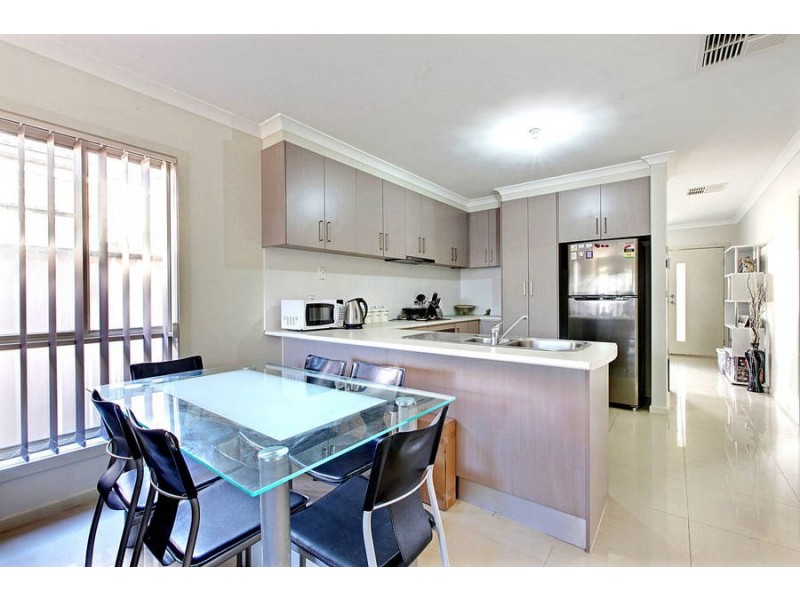 2/1 Sirius Way, Kurunjang VIC 3337
