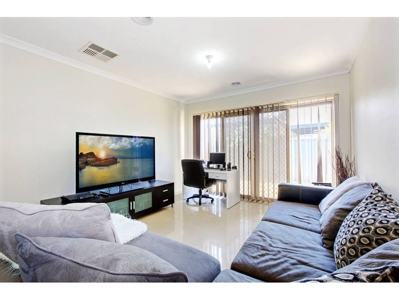 2/1 Sirius Way, Kurunjang VIC 3337