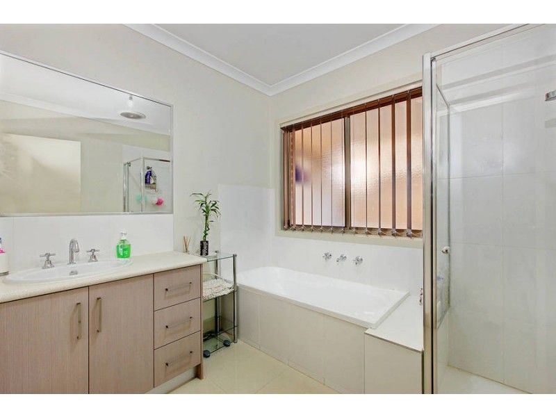 2/1 Sirius Way, Kurunjang VIC 3337