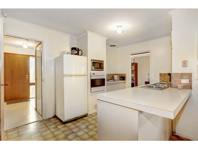 16 Barleycorn Place, Melton West VIC 3337