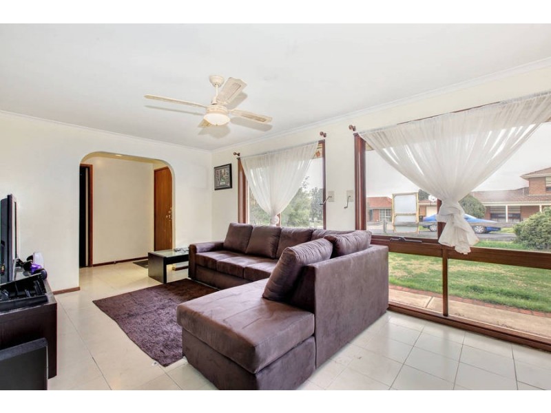 16 Barleycorn Place, Melton West VIC 3337