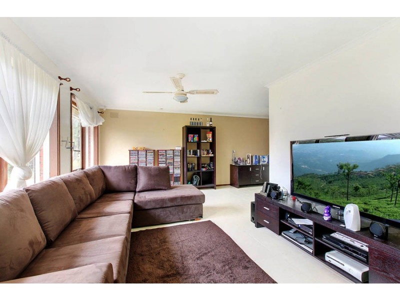 16 Barleycorn Place, Melton West VIC 3337