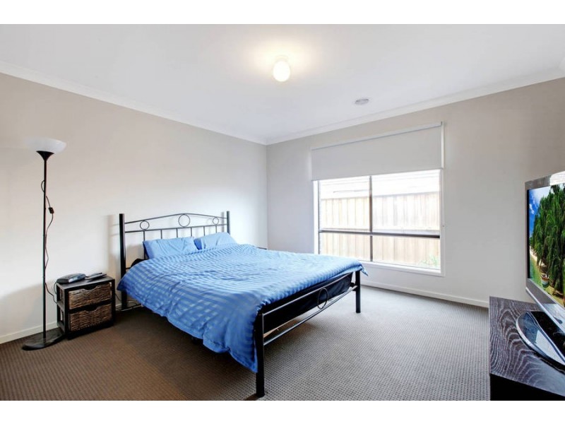 36 Hawthorn Avenue, Melton West VIC 3337