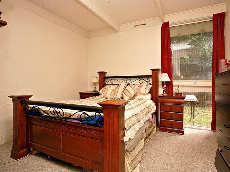 73 First Avenue, Melton South VIC 3338