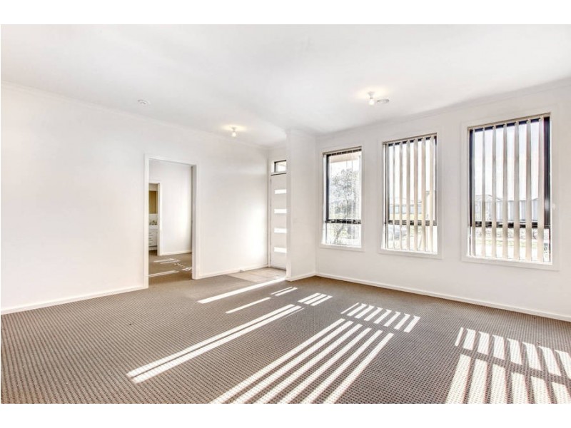 45 Christina Crescent, Kurunjang VIC 3337