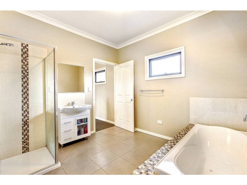 672 Eynesbury Road, Eynesbury VIC 3338