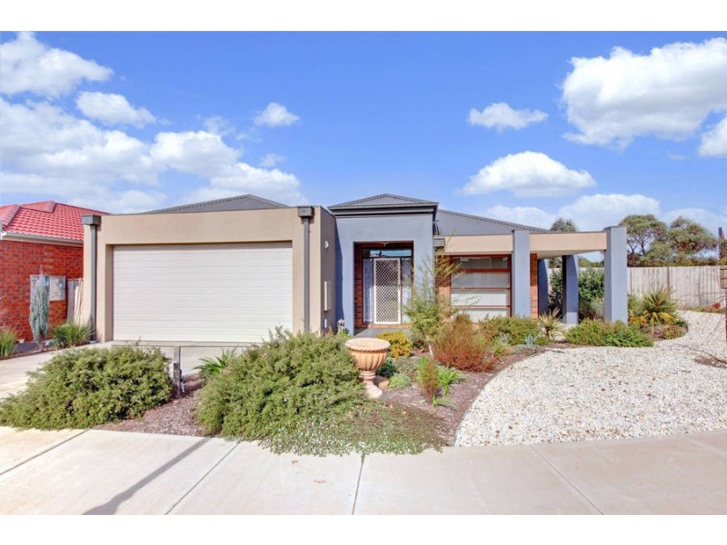 9 Sutton Grove, Melton West VIC 3337
