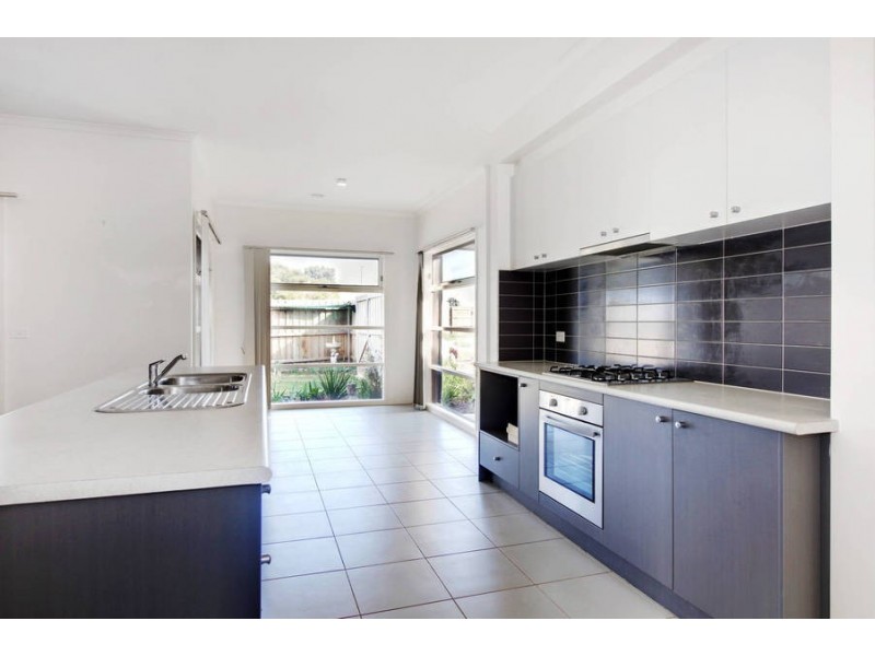 9 Sutton Grove, Melton West VIC 3337