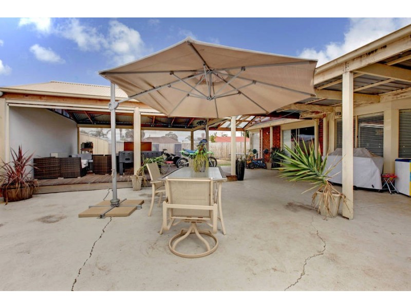 17 David Street, Melton South VIC 3338