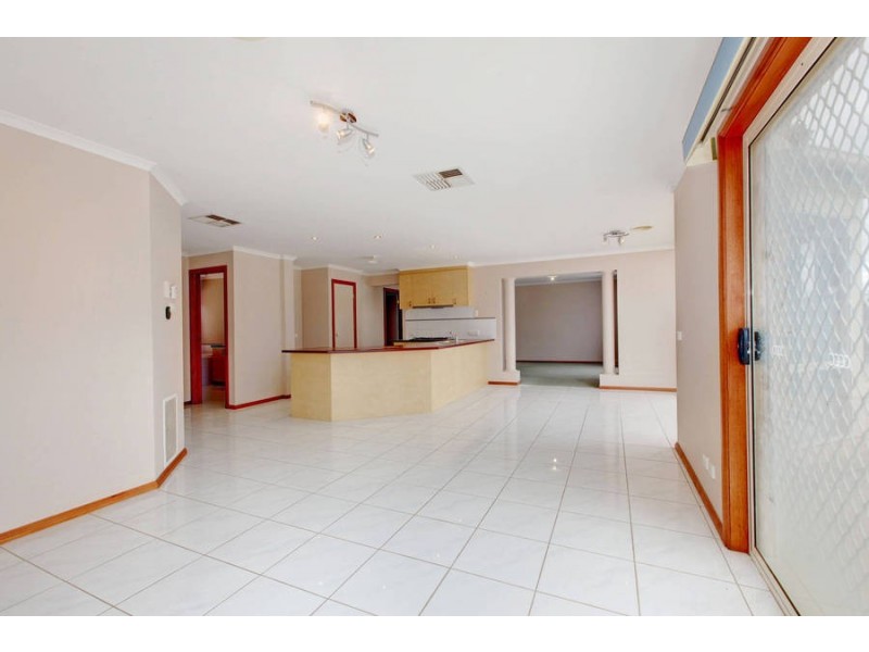 39 Dalray Crescent, Kurunjang VIC 3337