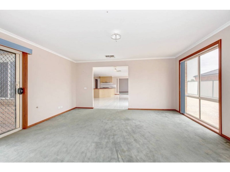 39 Dalray Crescent, Kurunjang VIC 3337