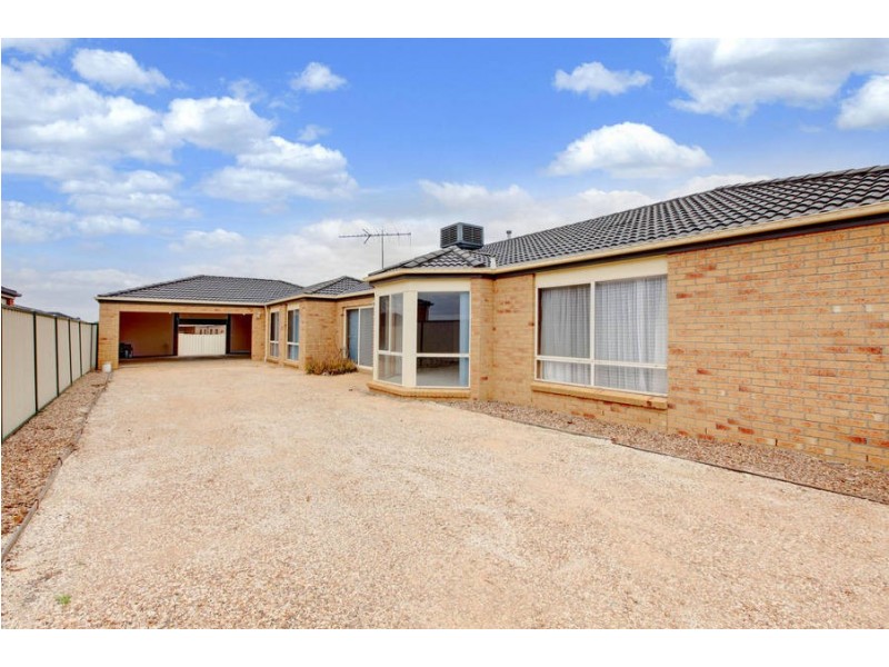 39 Dalray Crescent, Kurunjang VIC 3337