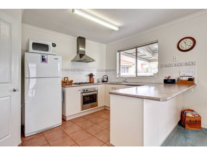 15 Hillsmeade Drive, Melton West VIC 3337