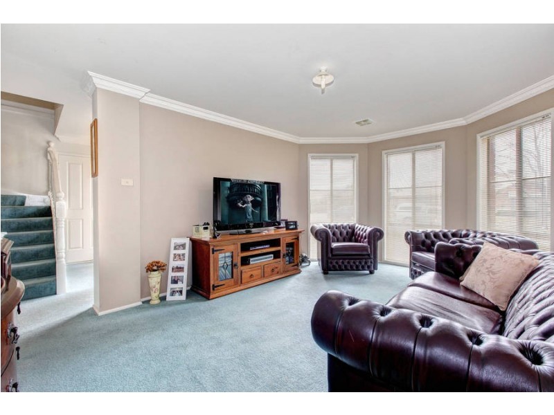 15 Hillsmeade Drive, Melton West VIC 3337