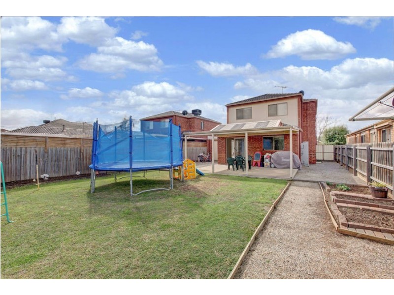 15 Hillsmeade Drive, Melton West VIC 3337