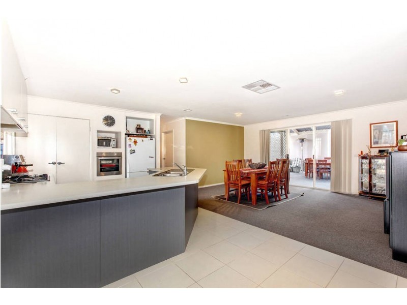 39 Fairhaven Boulevard, Melton West VIC 3337