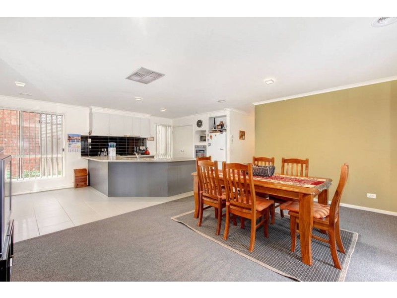 39 Fairhaven Boulevard, Melton West VIC 3337