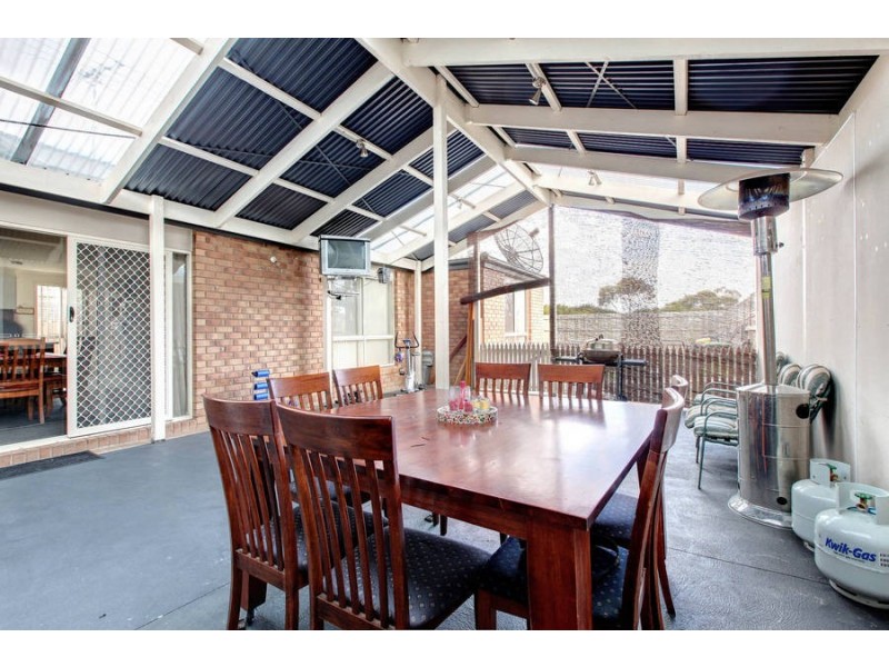 39 Fairhaven Boulevard, Melton West VIC 3337