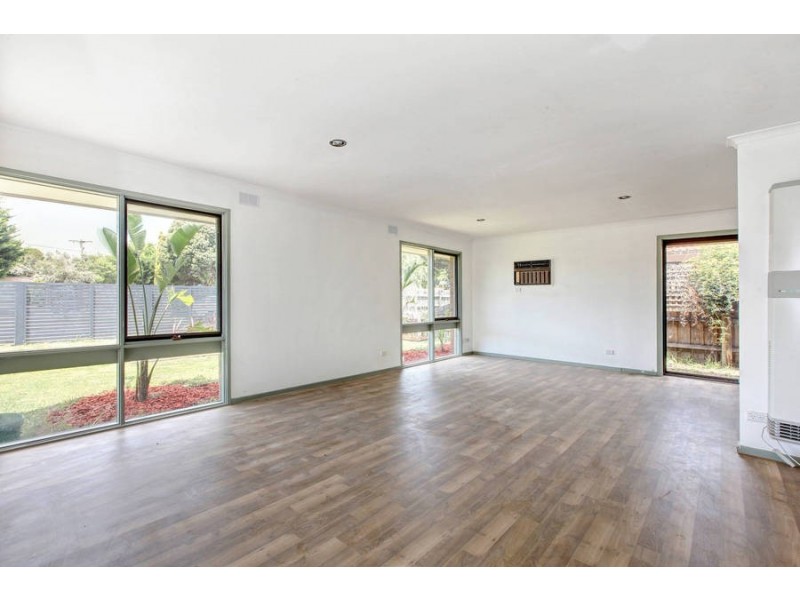 9 Alkemade Drive, Melton VIC 3337