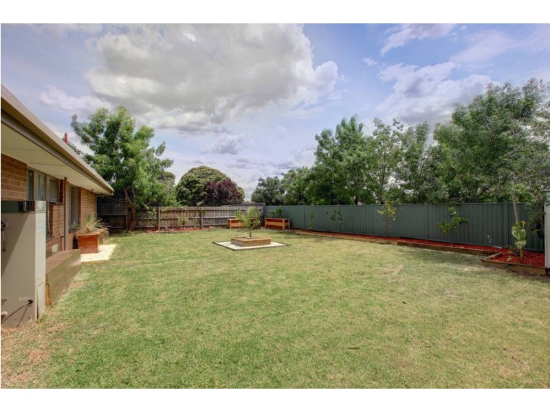 9 Alkemade Drive, Melton VIC 3337