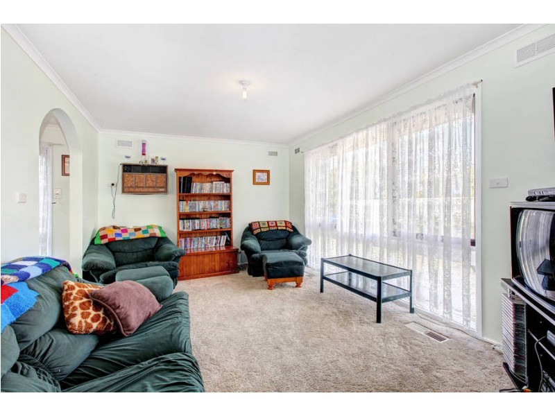 9 Haynes Court, Melton VIC 3337