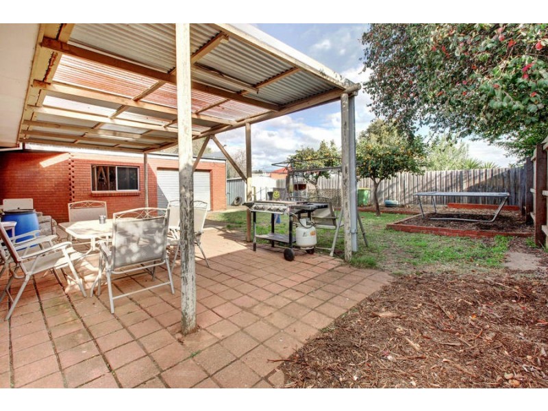 9 Haynes Court, Melton VIC 3337