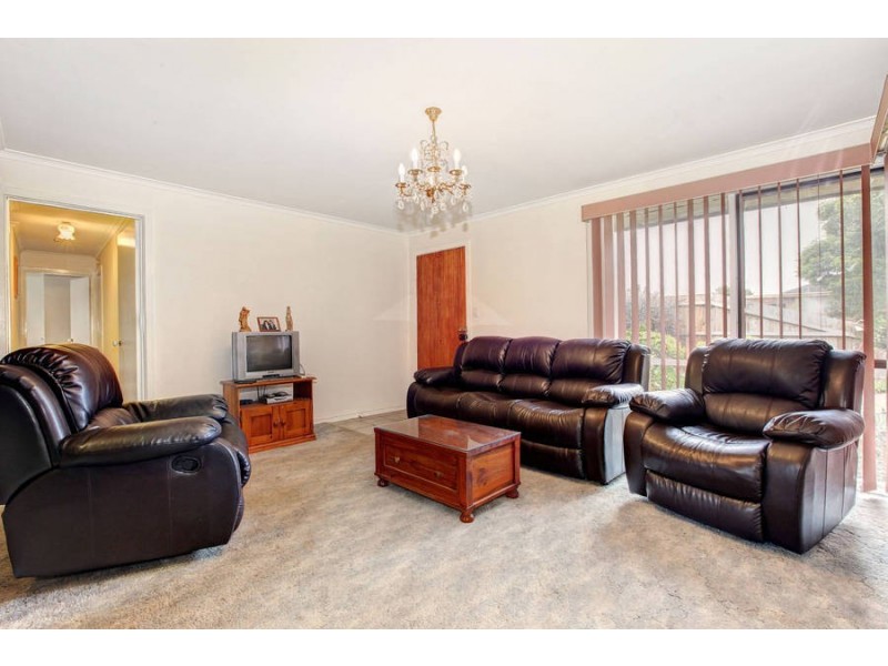 17 Wentworth Road, Melton South VIC 3338