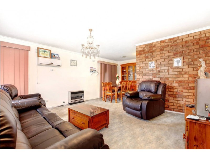 17 Wentworth Road, Melton South VIC 3338