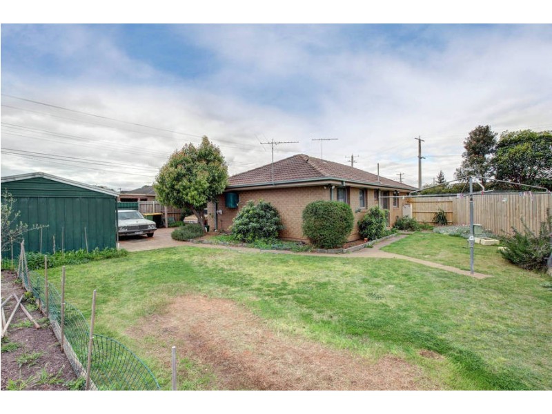 17 Wentworth Road, Melton South VIC 3338