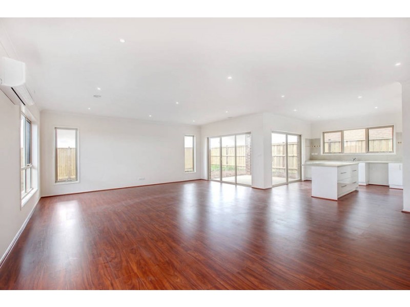 68 Chanticleer Avenue, Melton West VIC 3337