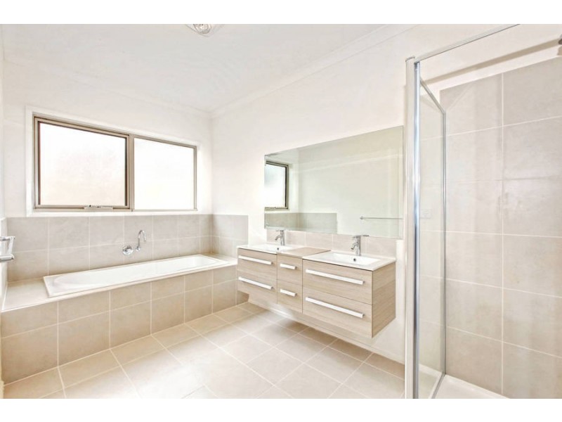 68 Chanticleer Avenue, Melton West VIC 3337