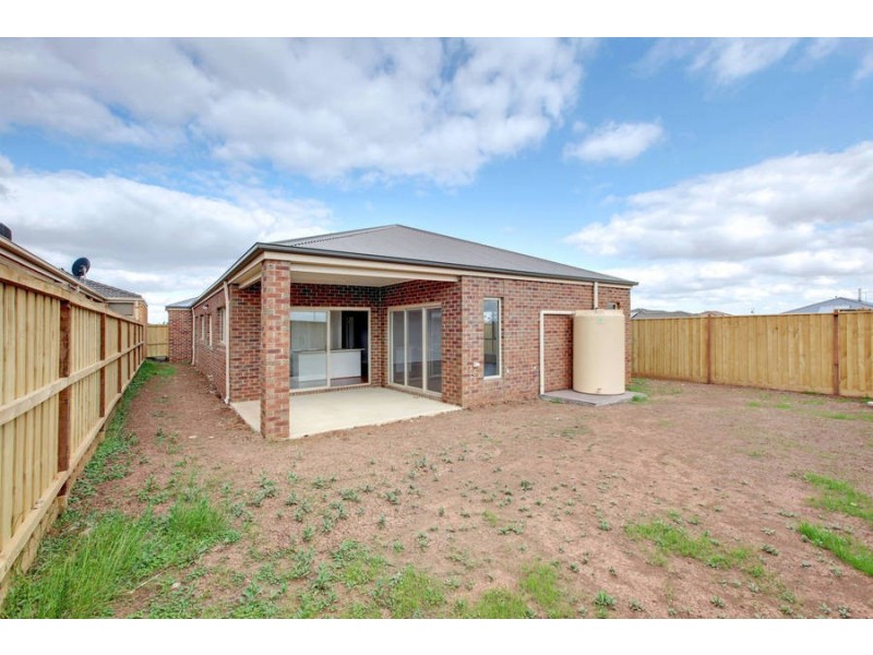 68 Chanticleer Avenue, Melton West VIC 3337