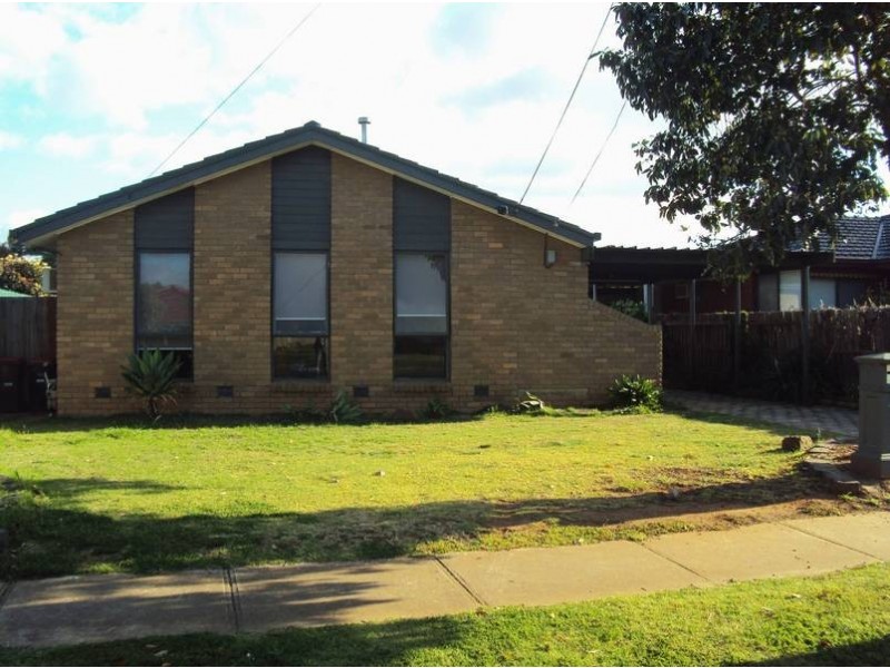 29 Essex Drive, Melton VIC 3337