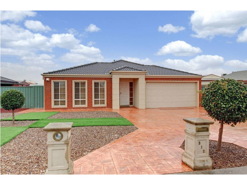 312 Coburns Road, Kurunjang VIC 3337